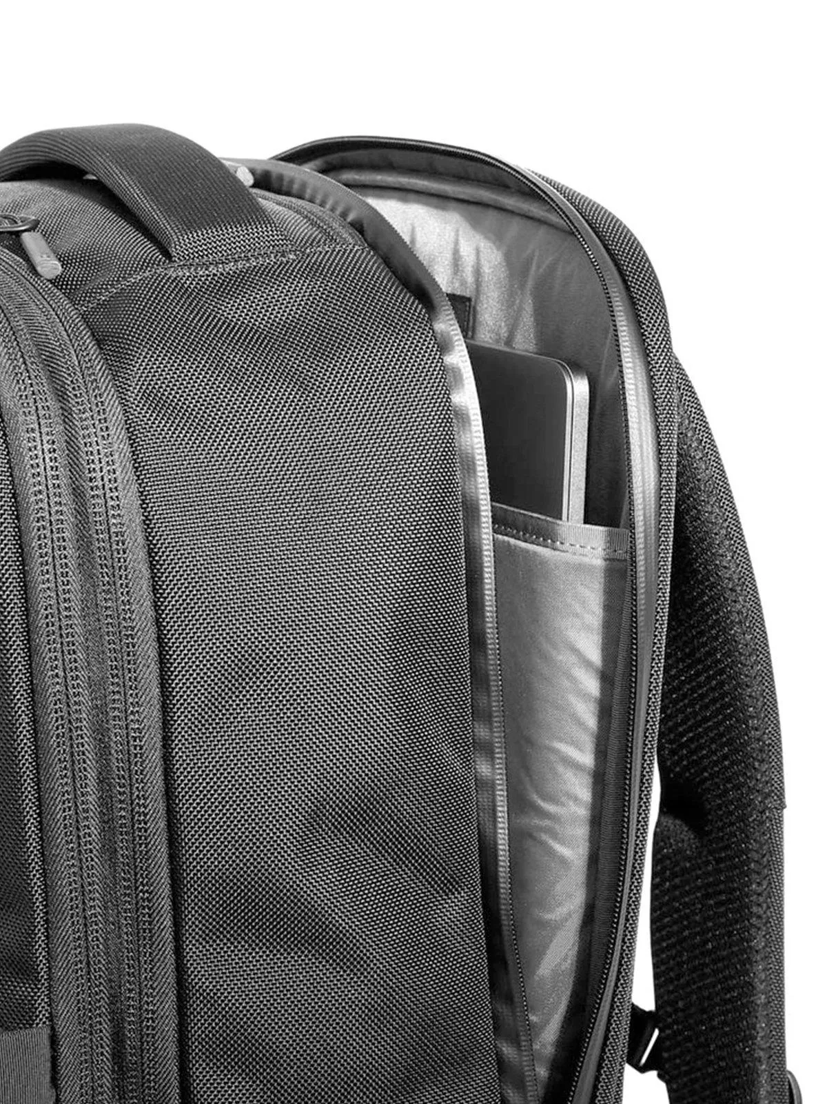 AER Travel Pack 2 Small Black 28L