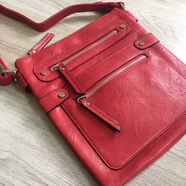 LARGE RED MULTI COMPARTMENT CROSSBODY BAG WITH LONG STRAP